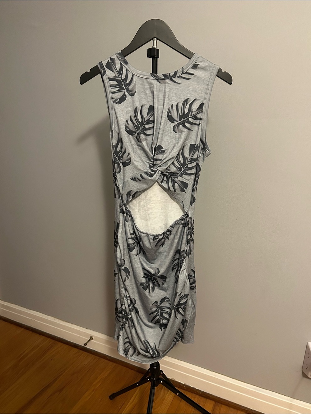 Sleeveless Grey Leaf-Print Mini Dress with Back Cutout